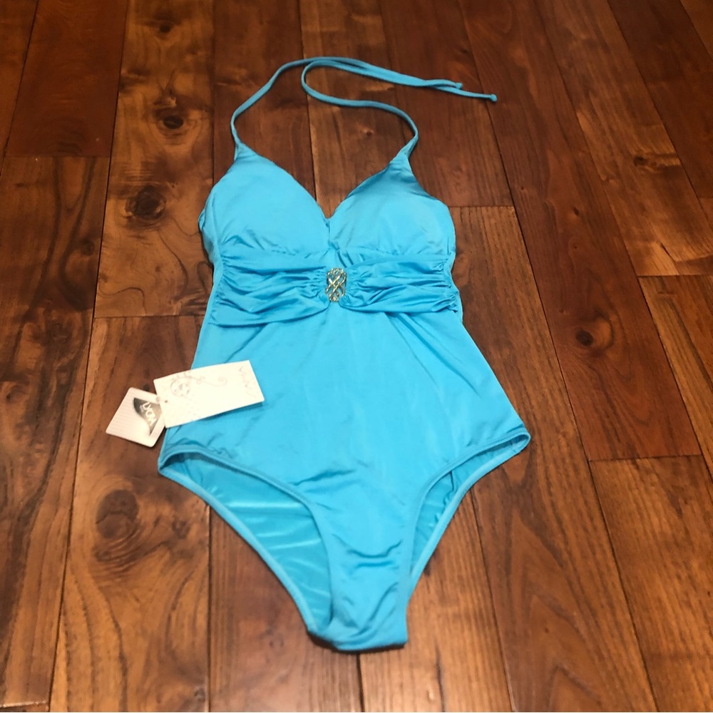 NWT Saha baby blue (some shine to it)bathing suit.
It’s a size M.